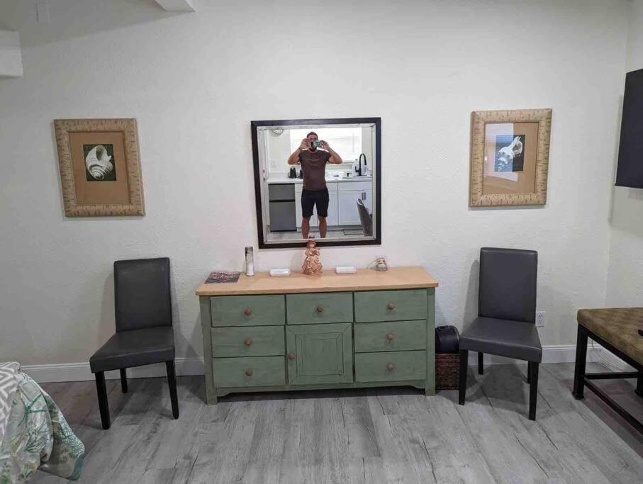 סיינט פיט ביץ' Renovate Large Studio 21-Directly Across Beach מראה חיצוני תמונה